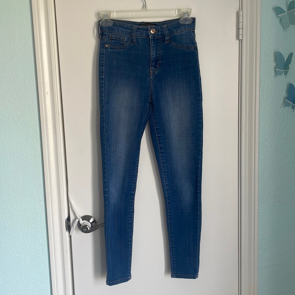 C pink skinny jeans